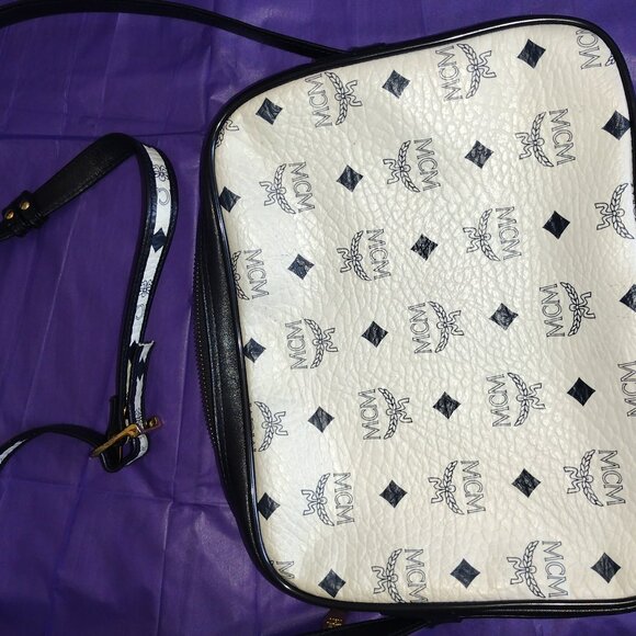 MCM Authentic White Visetos Crossbody Bag Navy Blue with dust bag - Picture 3 of 6